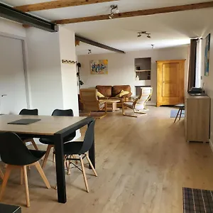 https://appartement-entre-lac-et-montagnes.hotels-rhonealpes.com